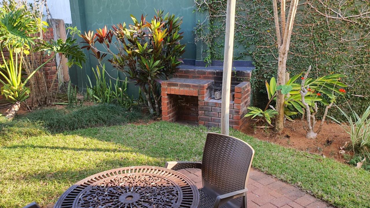 The Lazy Lizard Hotel Durban Ngoại thất bức ảnh